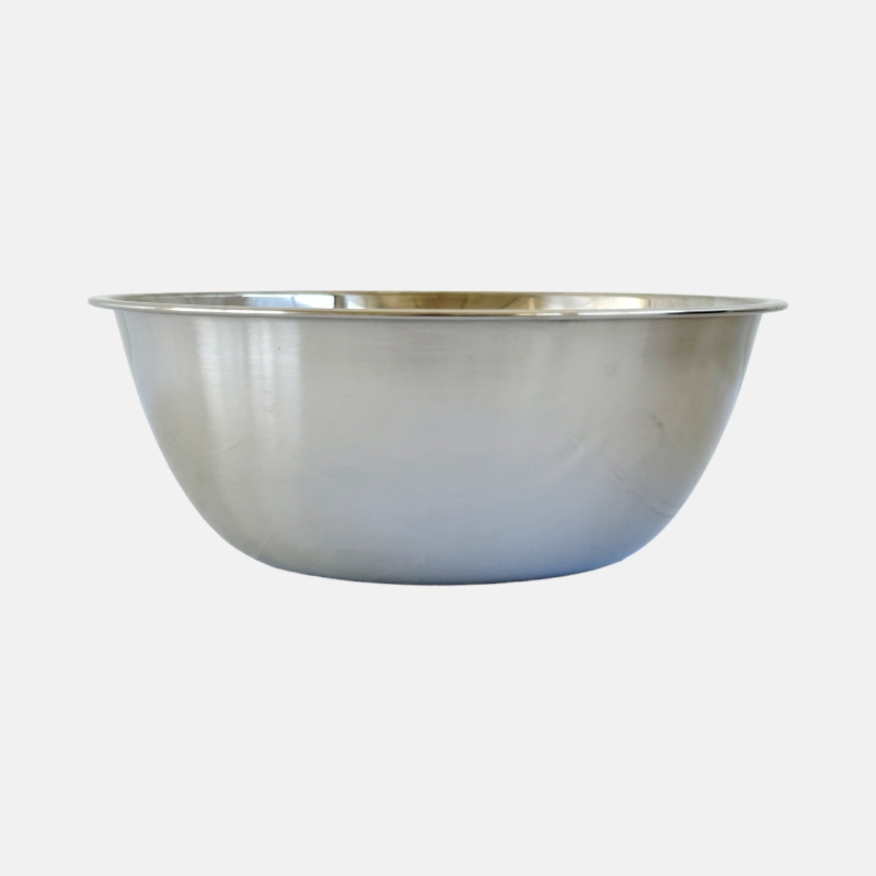 Accessoire culinaire polyvalent et essentiel utilisé dans la cuisine pour diverses tâches.