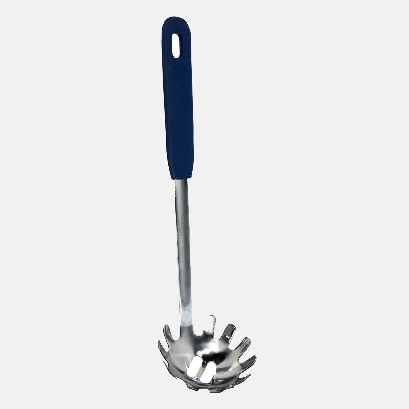 Accessoire culinaire pratique et fonctionnel pour servir des pâtes de manière efficace et égouttée.