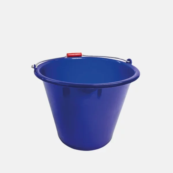 Seau en plastique de couleur bleu et de capacité 13 litres.