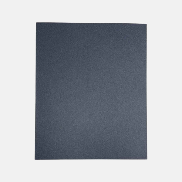 Utilisée pour poncer, lisser, polir ou enlever des matériaux indésirables de diverses surfaces.