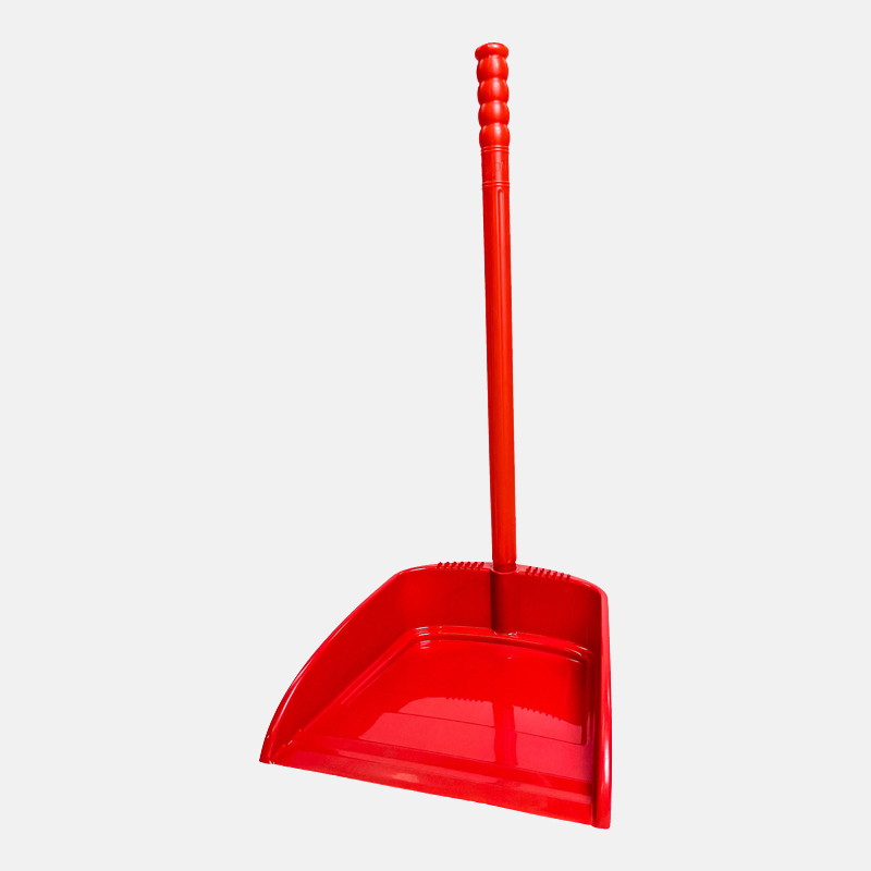 Outil fonctionnel pour les petites tâches de nettoyage à l'intérieur de la maison.