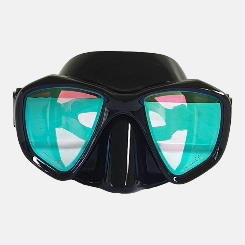 PC00703-Masque-IST-proteus-noir Permet aux plongeurs de profiter pleinement de leur expérience sous-marine.