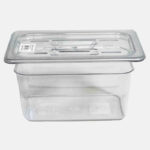 Outil polyvalent dans la cuisine, adapté pour stocker, servir et transporter.
