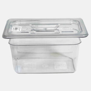 Outil polyvalent dans la cuisine, adapté pour stocker, servir et transporter.