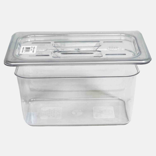Outil polyvalent dans la cuisine, adapté pour stocker, servir et transporter.