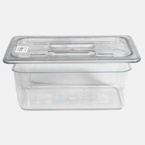 Outil polyvalent dans la cuisine, adapté pour stocker, servir et transporter.