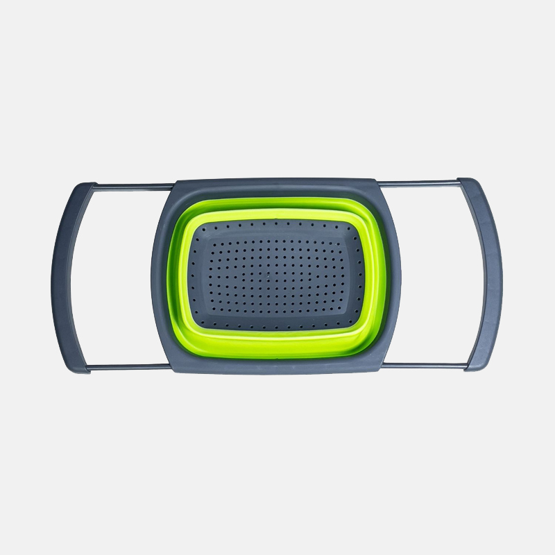 CU01455-Passoire-rectangle-extensible-vert Outil polyvalent pour toute cuisine.