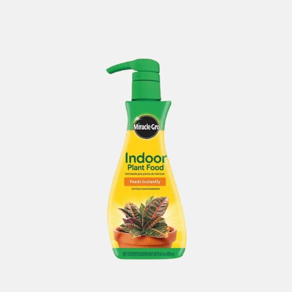 Engrais de la marque MIRACLE GRO, modèle liquide polyvalent.
