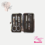 Kit de manucure et sa pochette