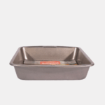 Plat carré en acier antiadhésif de 20cm x 20 cm et 4.5 cm de hauteur.