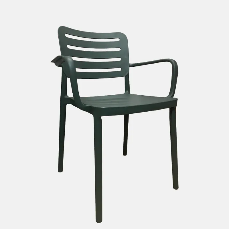 Chaise avec accoudoirs de couleur verte