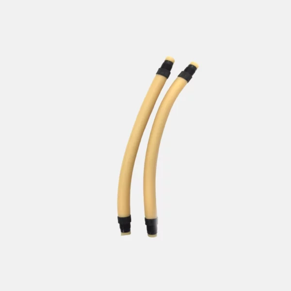 Sandow en latex de couleur beige et de 16 mm de diamètre et 26 cm de long