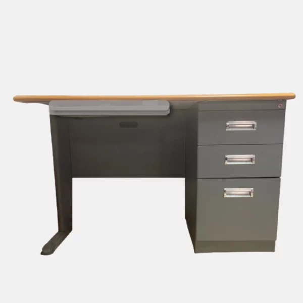 Bureau avec des tiroirs