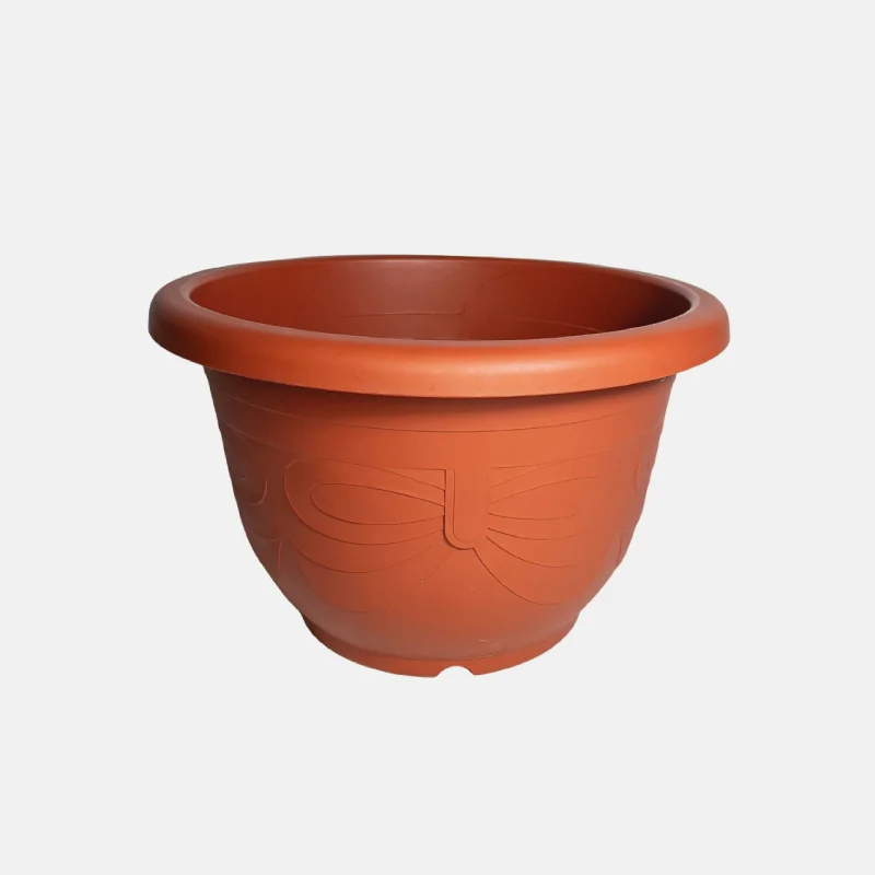 Pot de fleur marron de 17.6 litres.