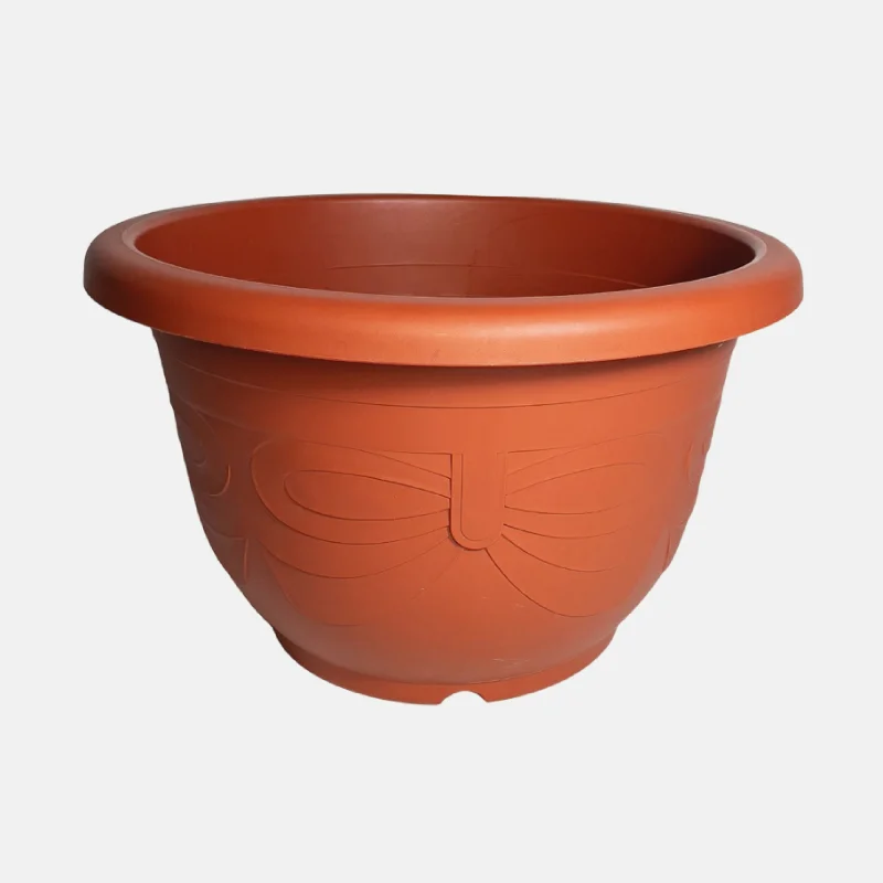 Pot de fleur marron de 43 litres.