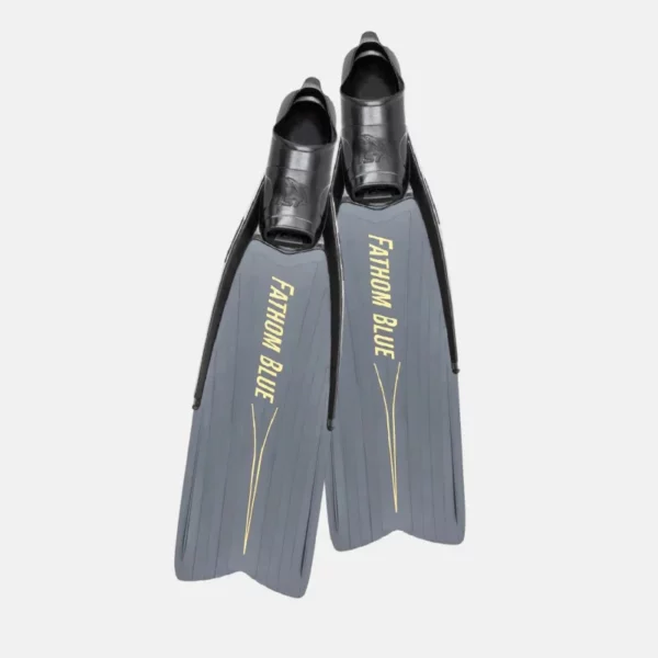 Pairs de palme de la marque IST du modèle FATHOM BLUE de la taille Small - médium