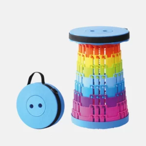 Tabouret télescopique portatif de couleur bleu foncé et multicolore.