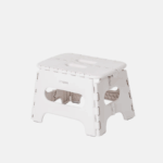 Tabouret en plastique pliable de taille small.