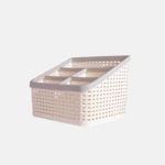 Organisateur de bureau en plastique avec 5 compartiments.