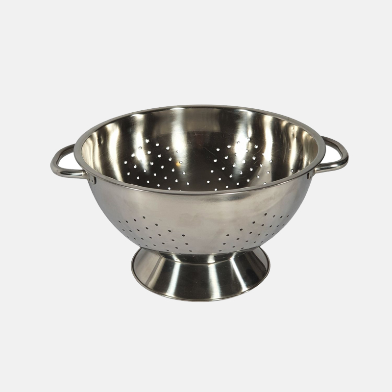 Passoire en inox de 22 cm de diamètre.