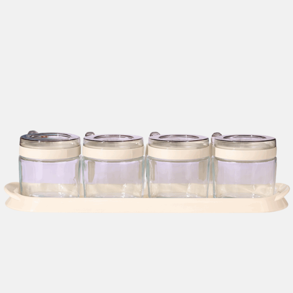 Set de 4 pots à épice en verre.