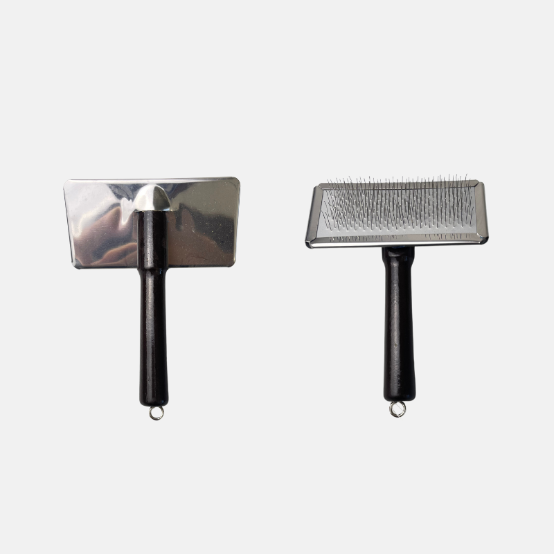 Brosse pour animaux taille S de la marque Aloe care.