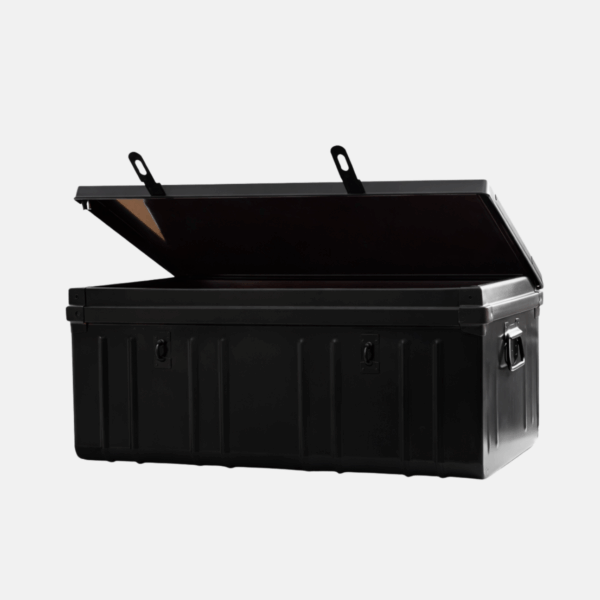 Cantine noire de 130 litres en tôle.