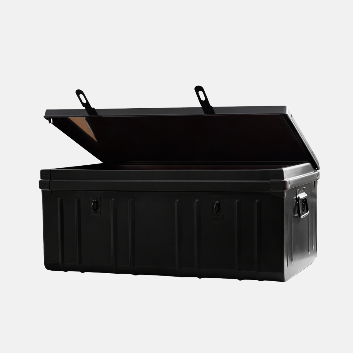 Cantine noire de 130 litres en tôle.