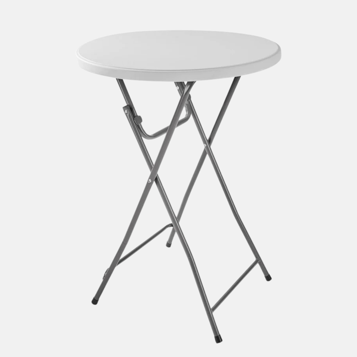 Table plastique ronde de 80 cm de diamètre faisant office de bar.