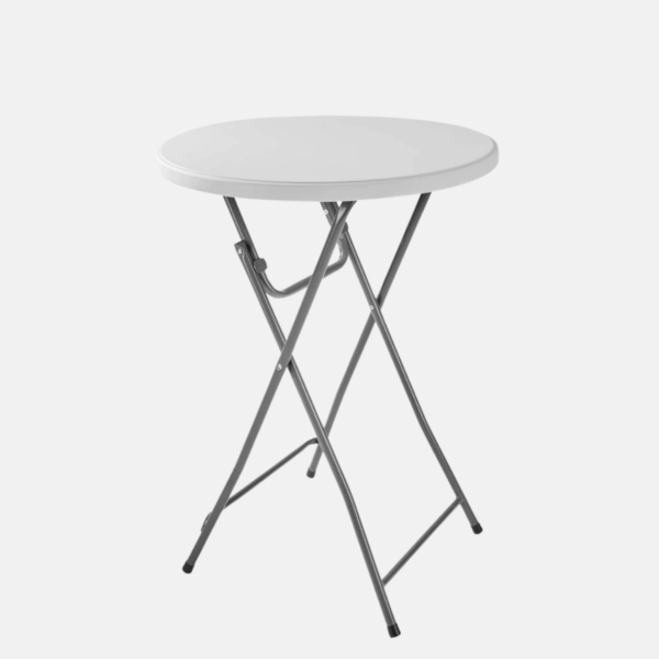 Table plastique ronde de 60 cm de diamètre faisant office de bar.