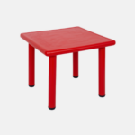 Table carré en plastique rouge pour enfant.