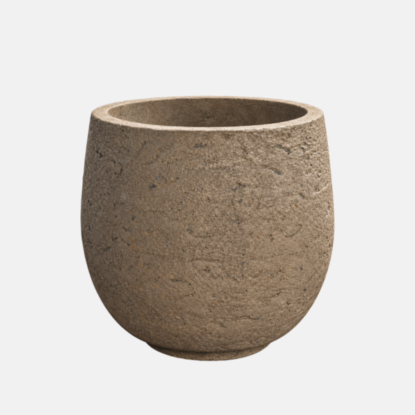 Cache pot effet pierre marron de 54 cm de diamètre pour 46 cm de hauteur.